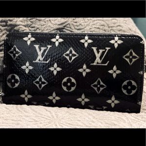 🦄🦄 Louis Vuitton Python Zippy 🦄🦄